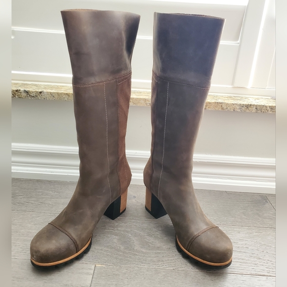 Sorel Addington tall brown boots - Picture 2 of 16